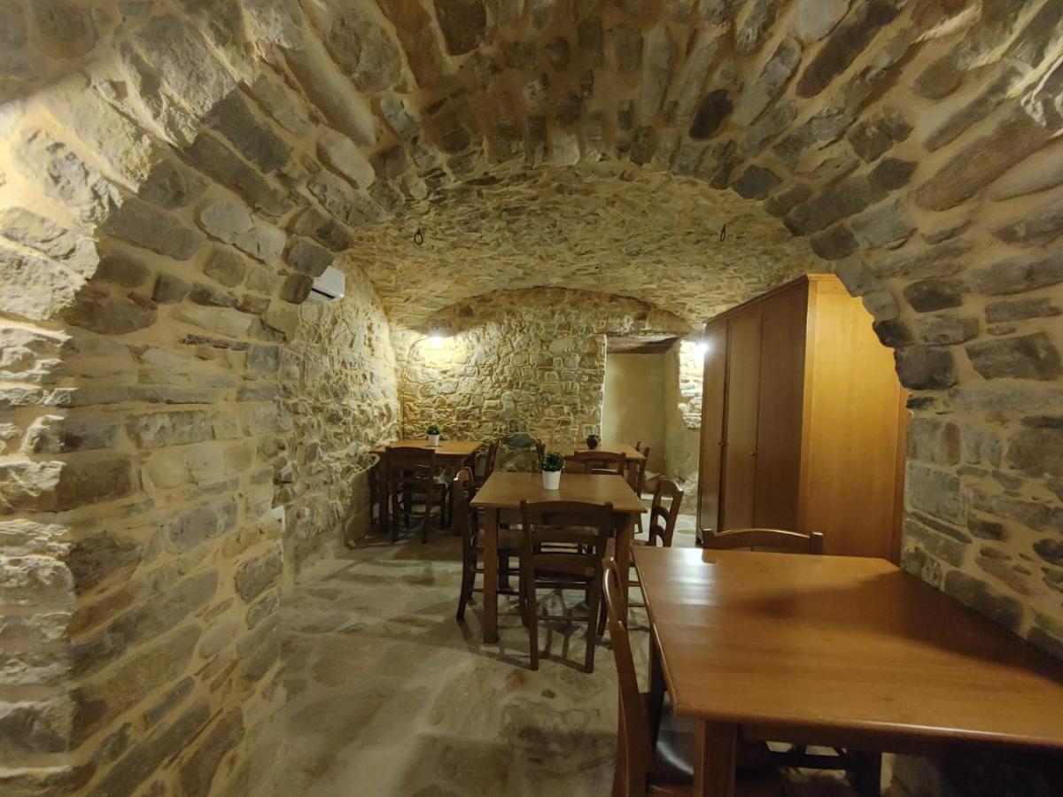 BaseliceBorgo Sciugolo住宿加早餐旅馆 外观 照片